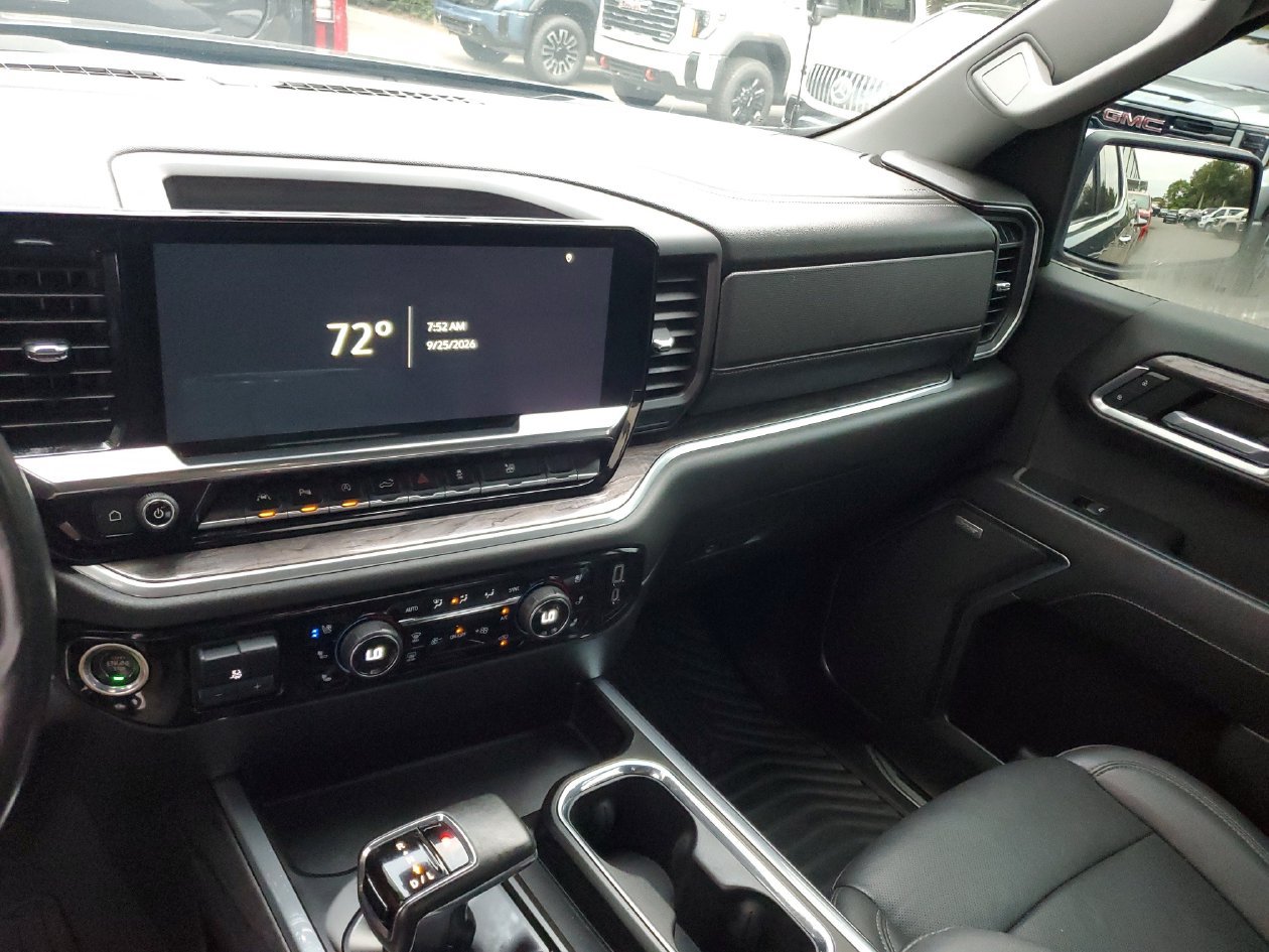 Used 2023 Chevrolet Silverado 1500 LTZ RWD image 27