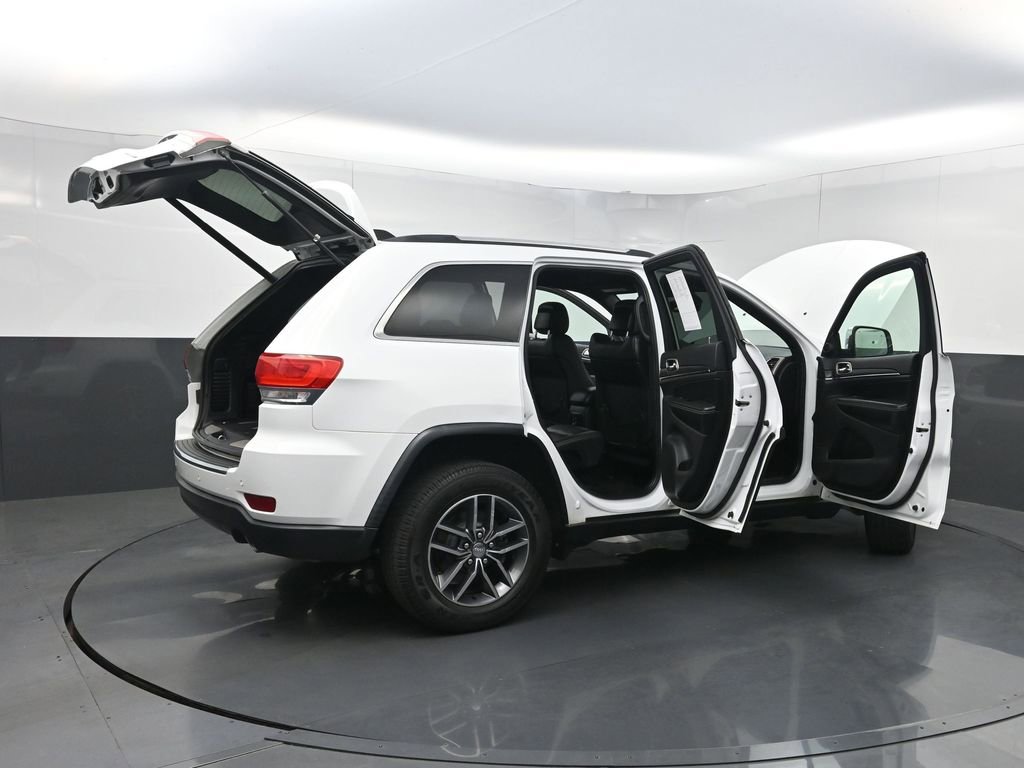 Used 2017 Jeep Grand Cherokee Limited AWD/4WD image 39