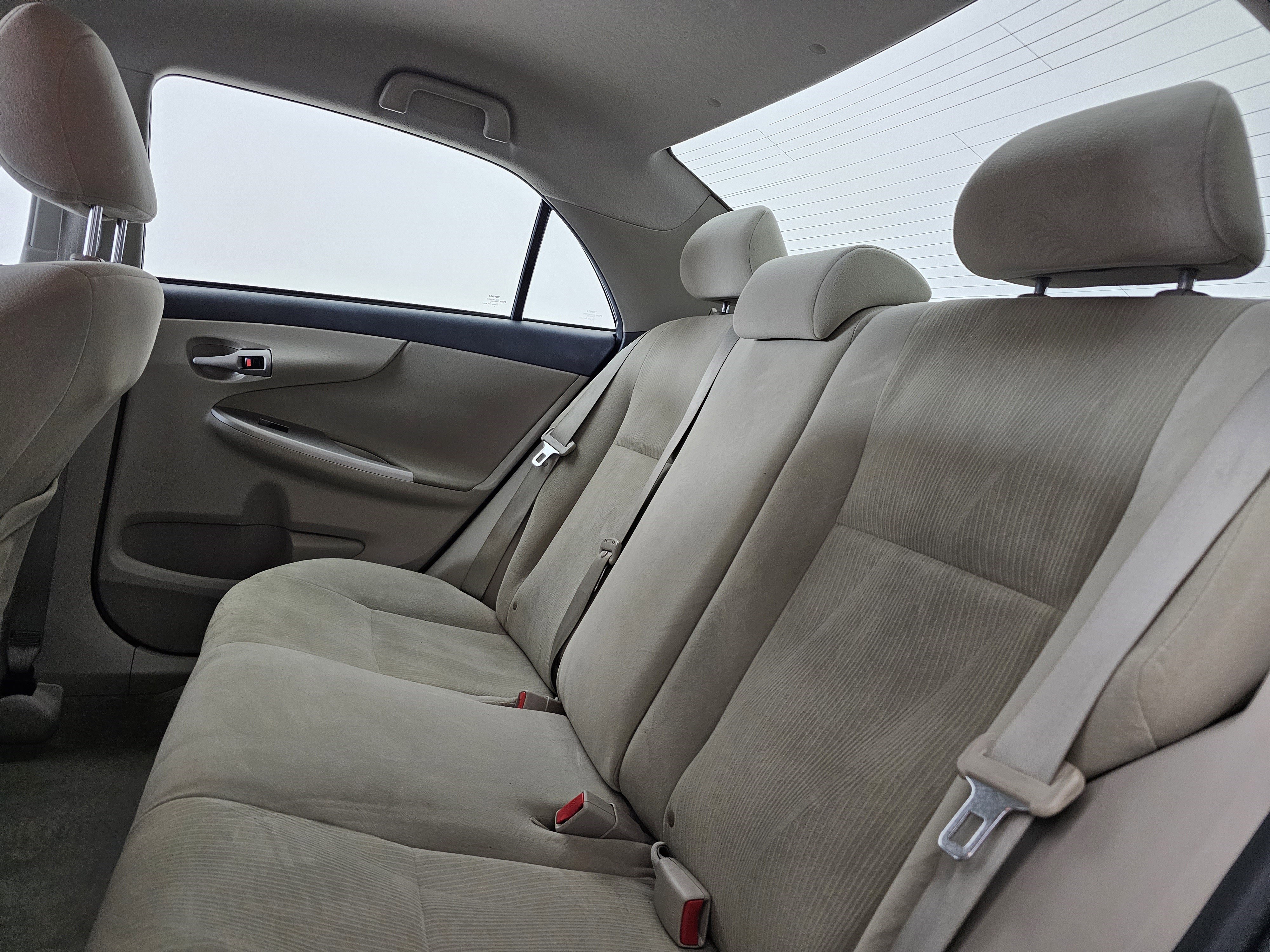 Used 2013 Toyota Corolla LE image 24