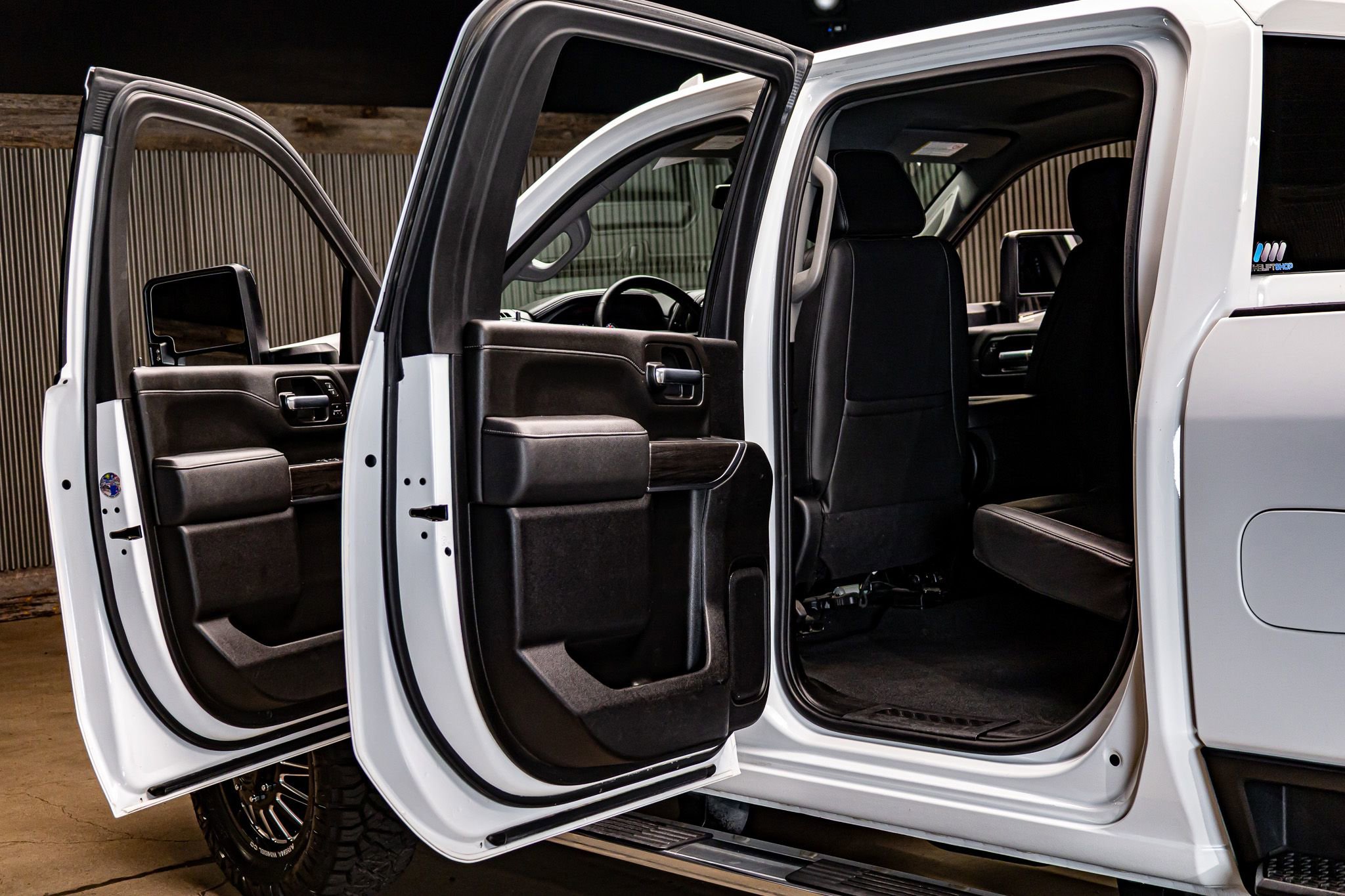 Used 2023 Chevrolet Silverado 3500 LTZ image 29