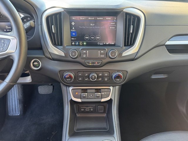 Used 2024 GMC Terrain SLT image 23