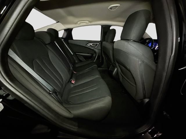 Used 2016 Chrysler 200 Limited image 35