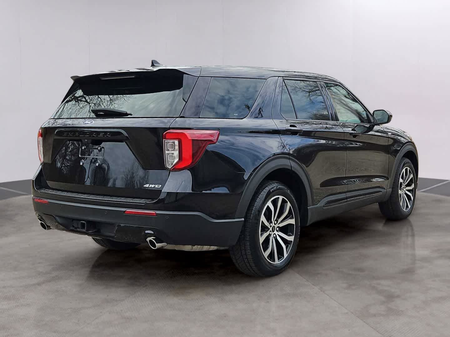 Used 2022 Ford Explorer ST-Line w/ Class IV Trailer Tow Package AWD/4WD image 8