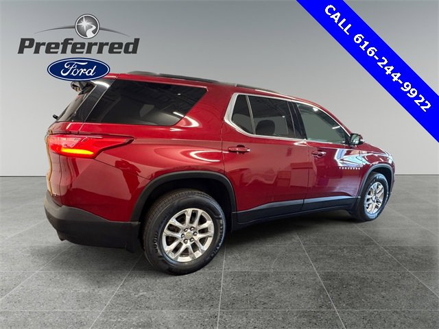Used 2020 Chevrolet Traverse LT w/ Driver Confidence II Package image 3