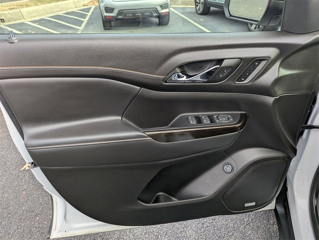 Used 2022 GMC Acadia AT4 w/ Technology Package image 21