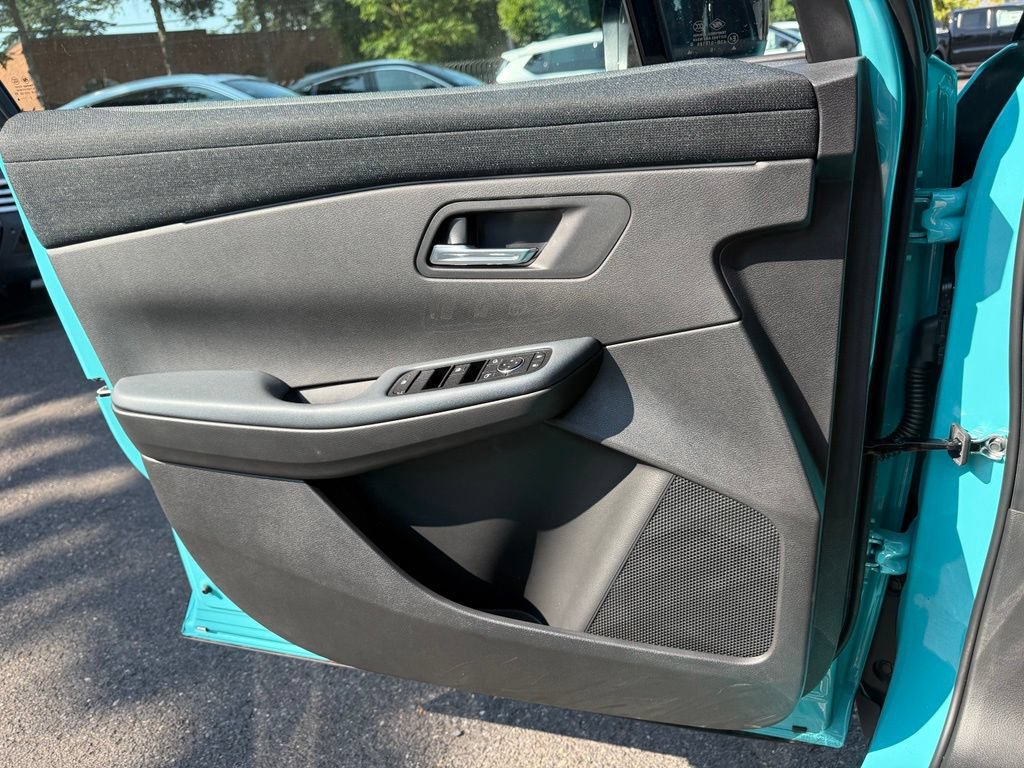 New 2026 Nissan Leaf SV Plus w/ Floor Mat Package (SV+) FWD image 14