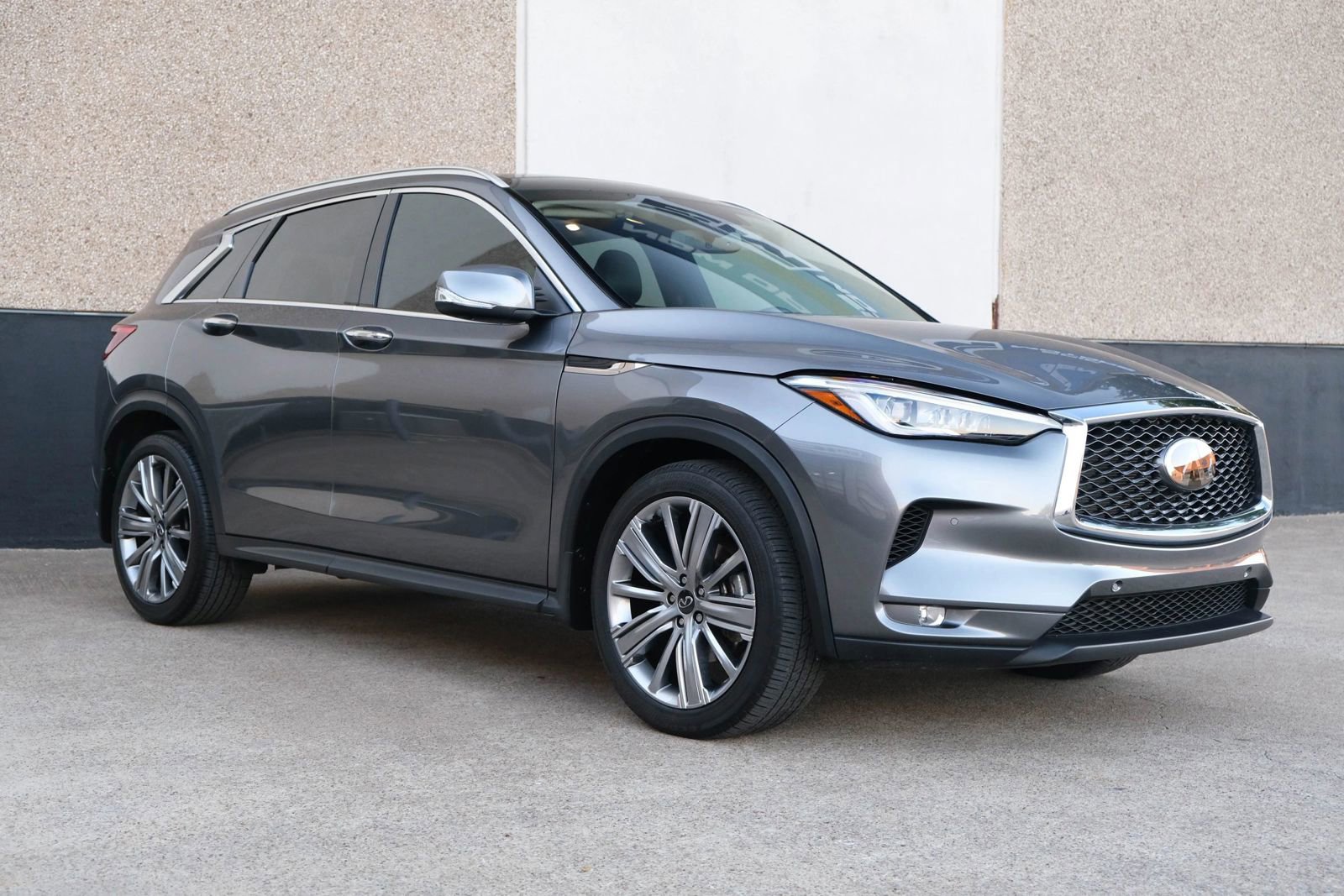 Used 2022 INFINITI QX50 Sensory image 4