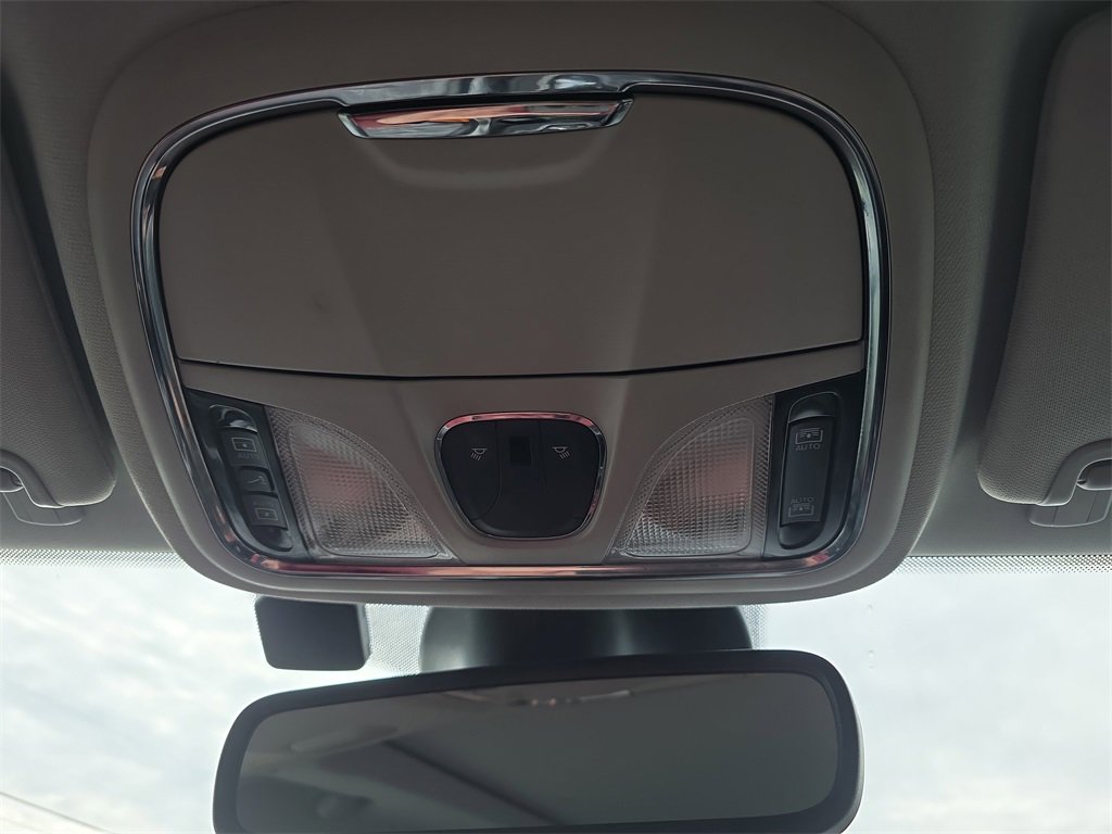 Used 2022 Jeep Cherokee Limited image 30