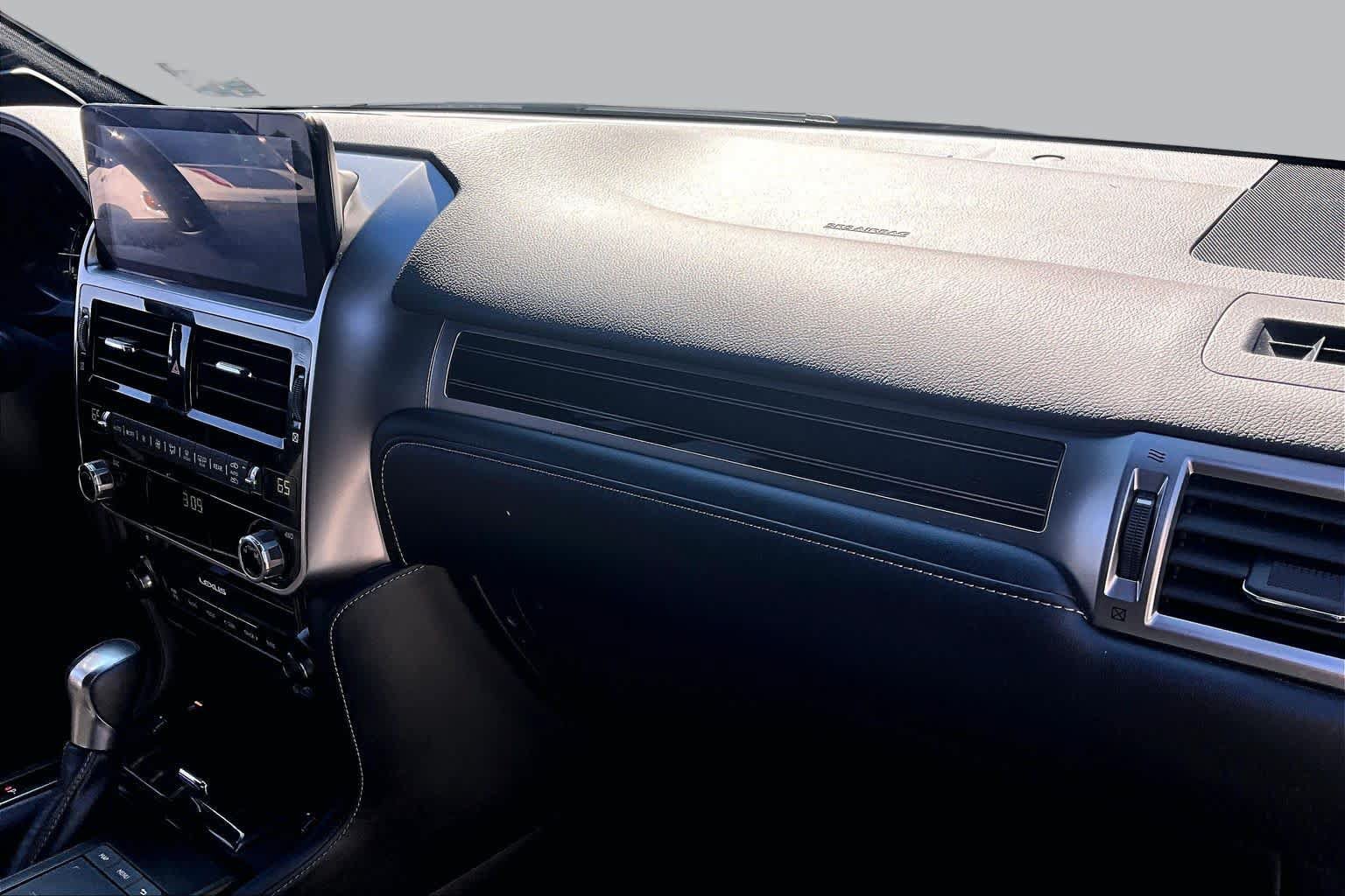 Used 2023 Lexus GX 460 Premium w/ Premium Package AWD/4WD image 18