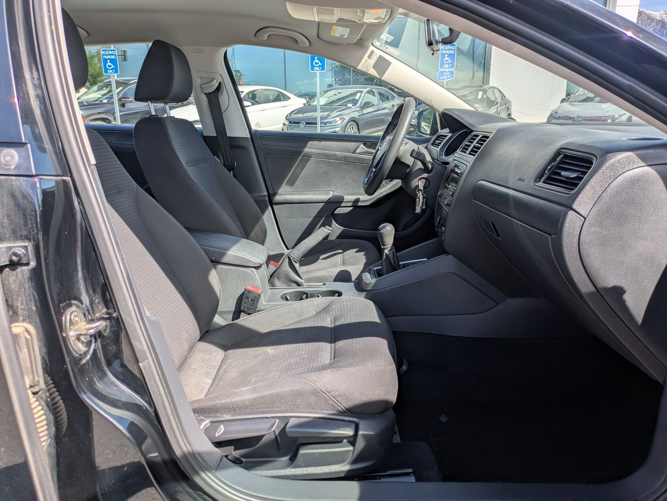 Used 2015 Volkswagen Jetta S image 28