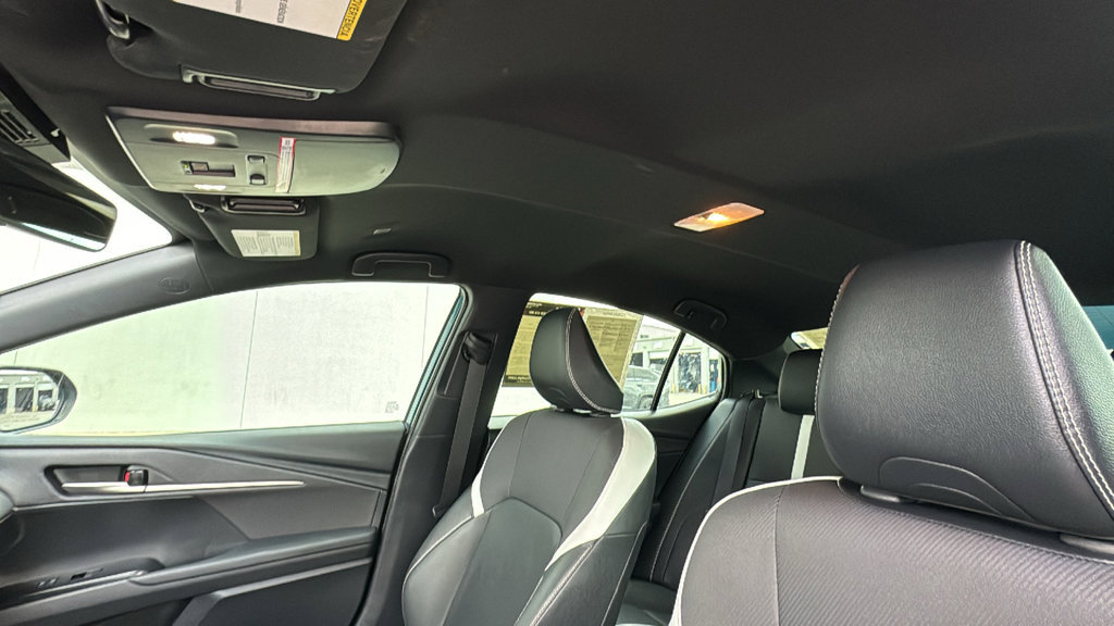 Used 2025 Toyota Camry SE w/ Convenience Package FWD image 14