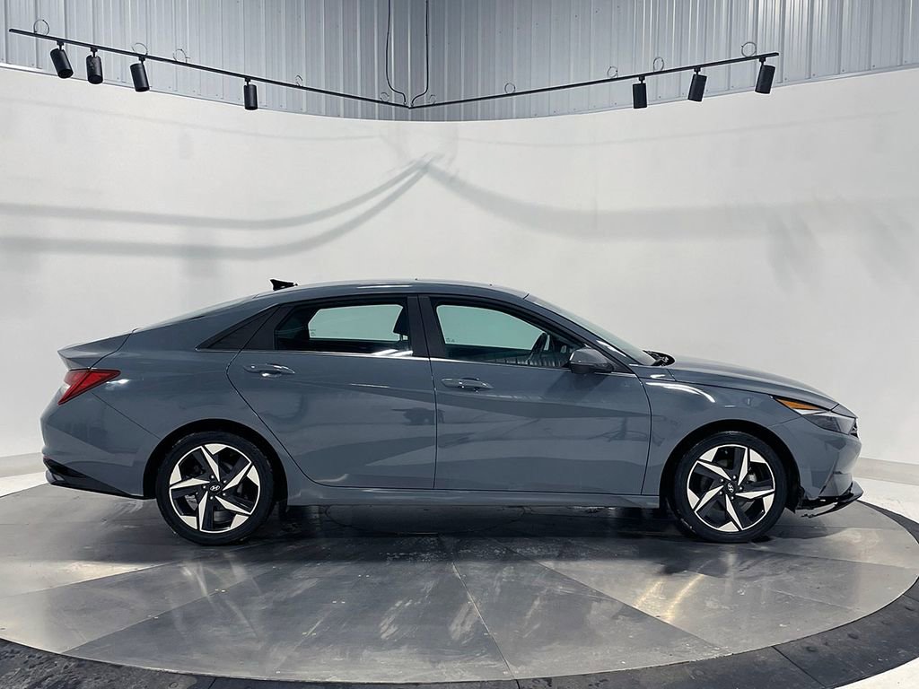 Used 2023 Hyundai Elantra Limited image 10