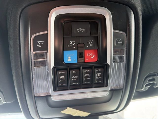 New 2026 RAM 1500 4x4 Crew Cab image 17
