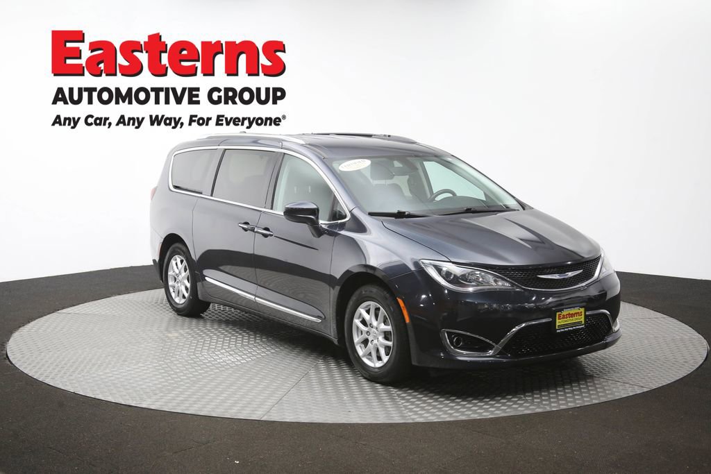 Used 2020 Chrysler Pacifica Touring-L FWD image 52