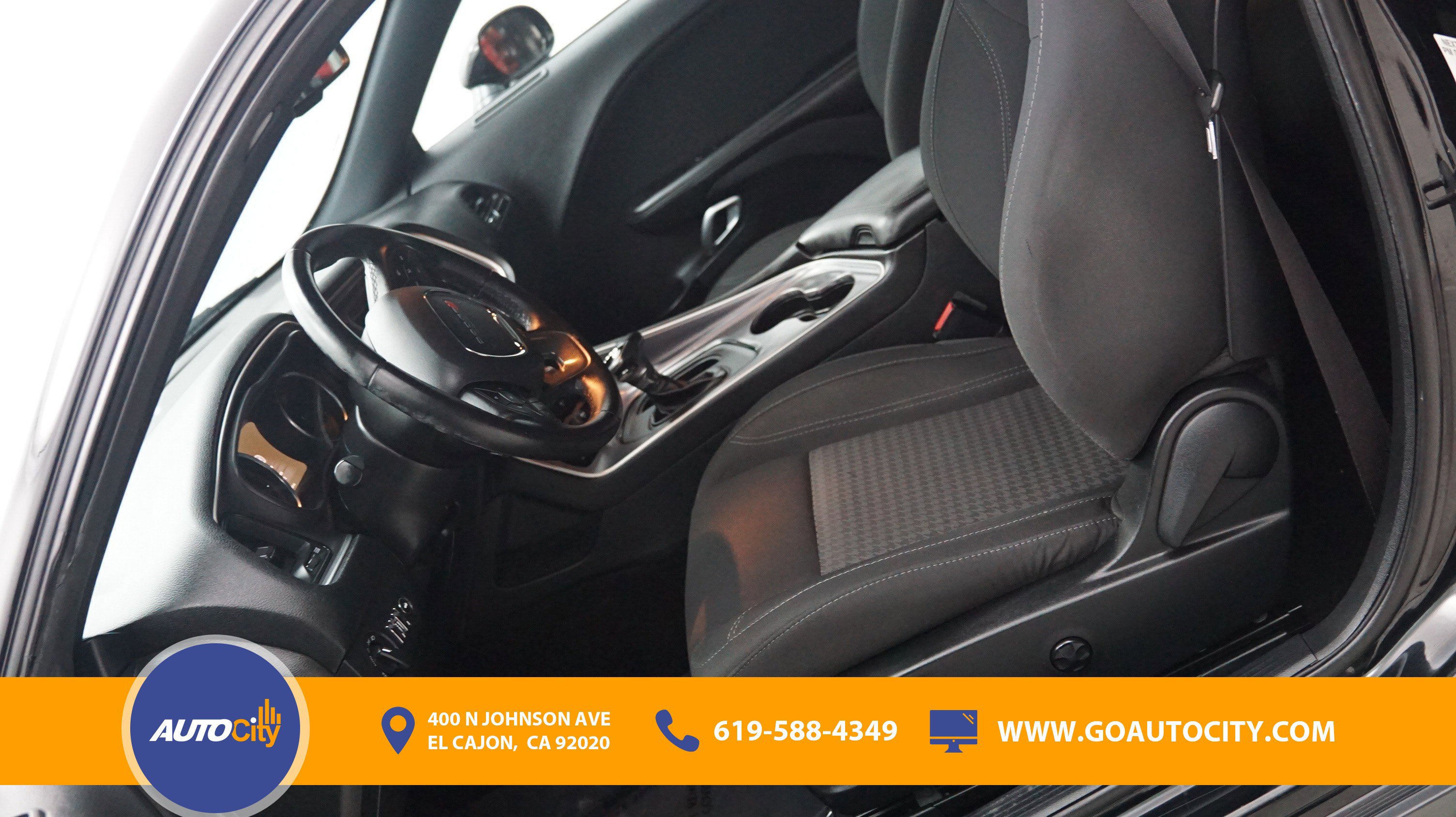 Used 2019 Dodge Challenger SXT RWD image 9