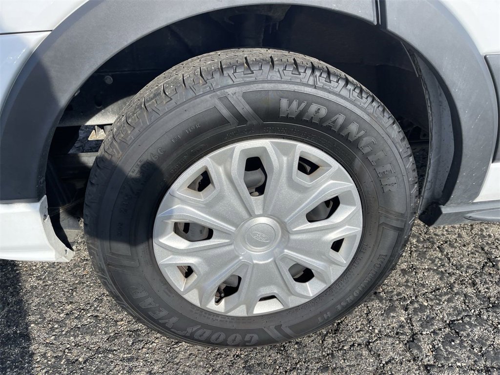 Used 2023 Ford Transit 350 XLT image 2