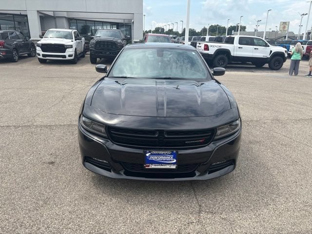 Used 2017 Dodge Charger R/T w/ Plus Group RWD image 2