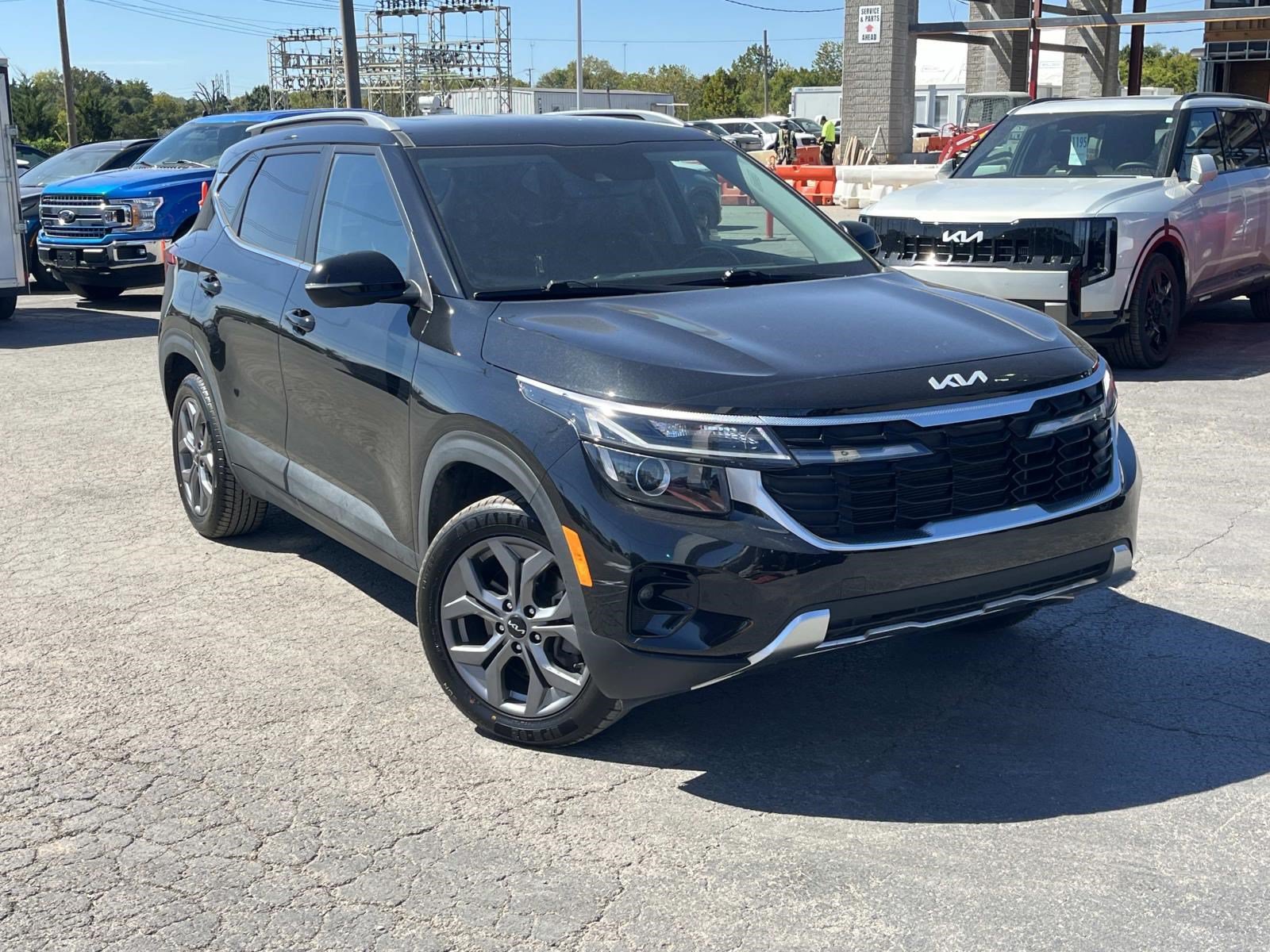 Used 2024 Kia Seltos S AWD/4WD image 1