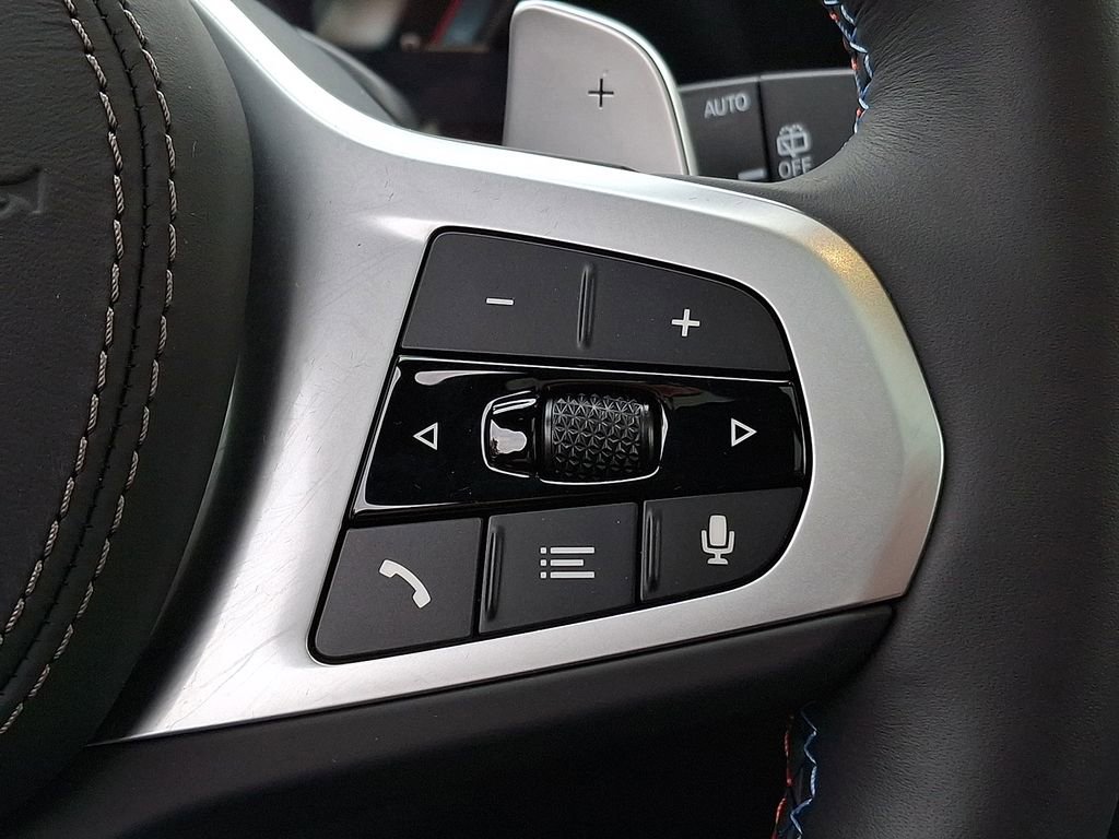 Used 2026 BMW X7 M60i w/ Executive Package image 19