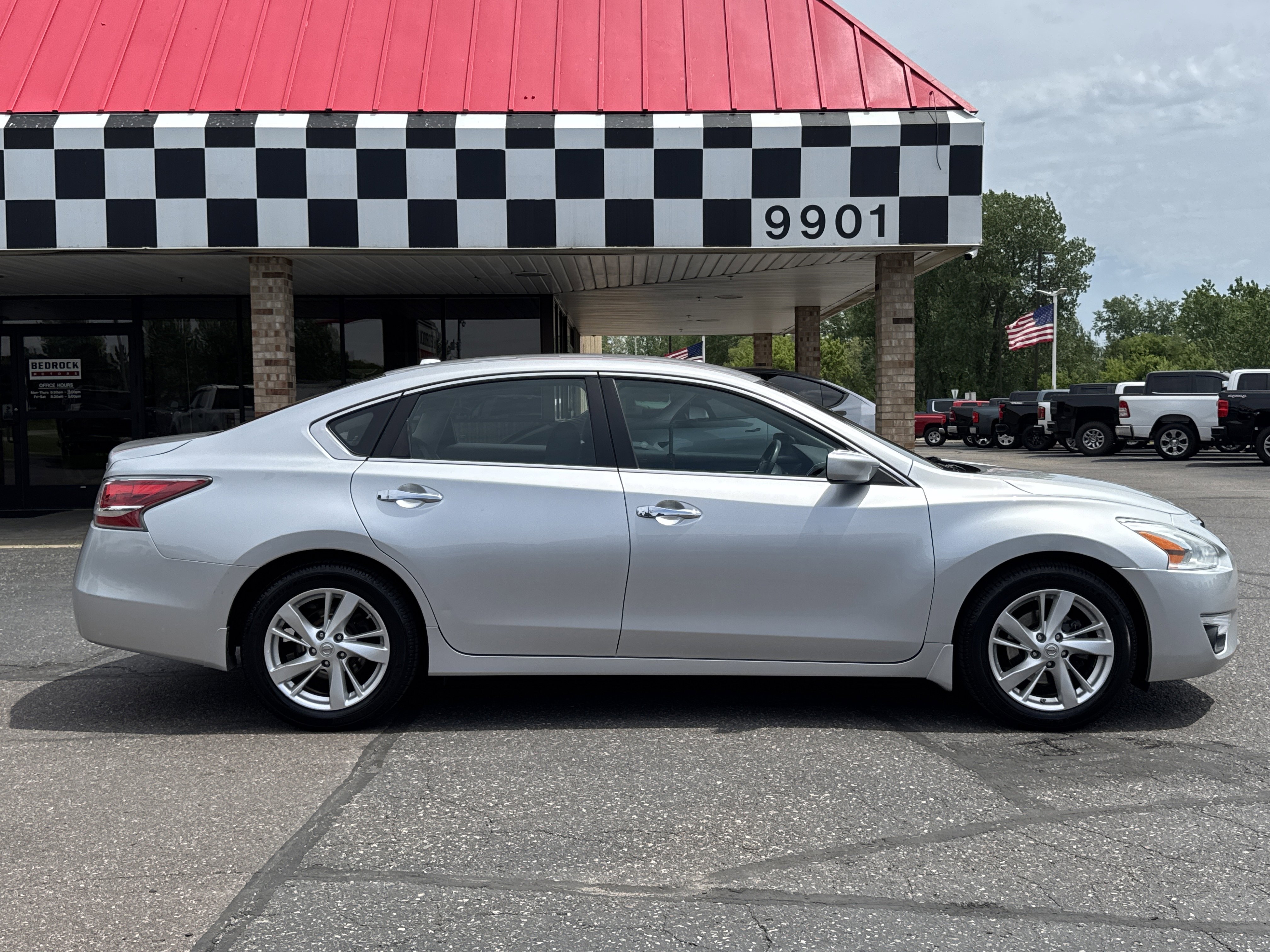 Used 2015 Nissan Altima 2.5 SV FWD image 8
