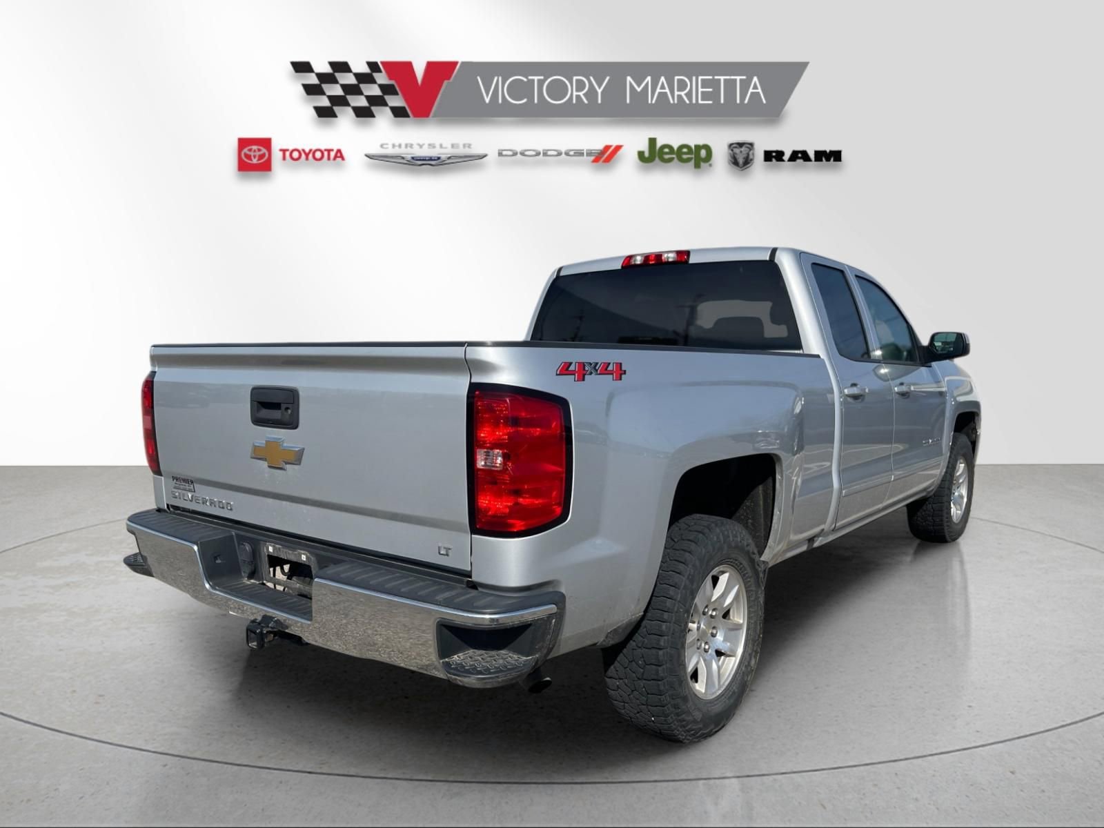 Used 2018 Chevrolet Silverado 1500 LT w/ LT Convenience Package image 5