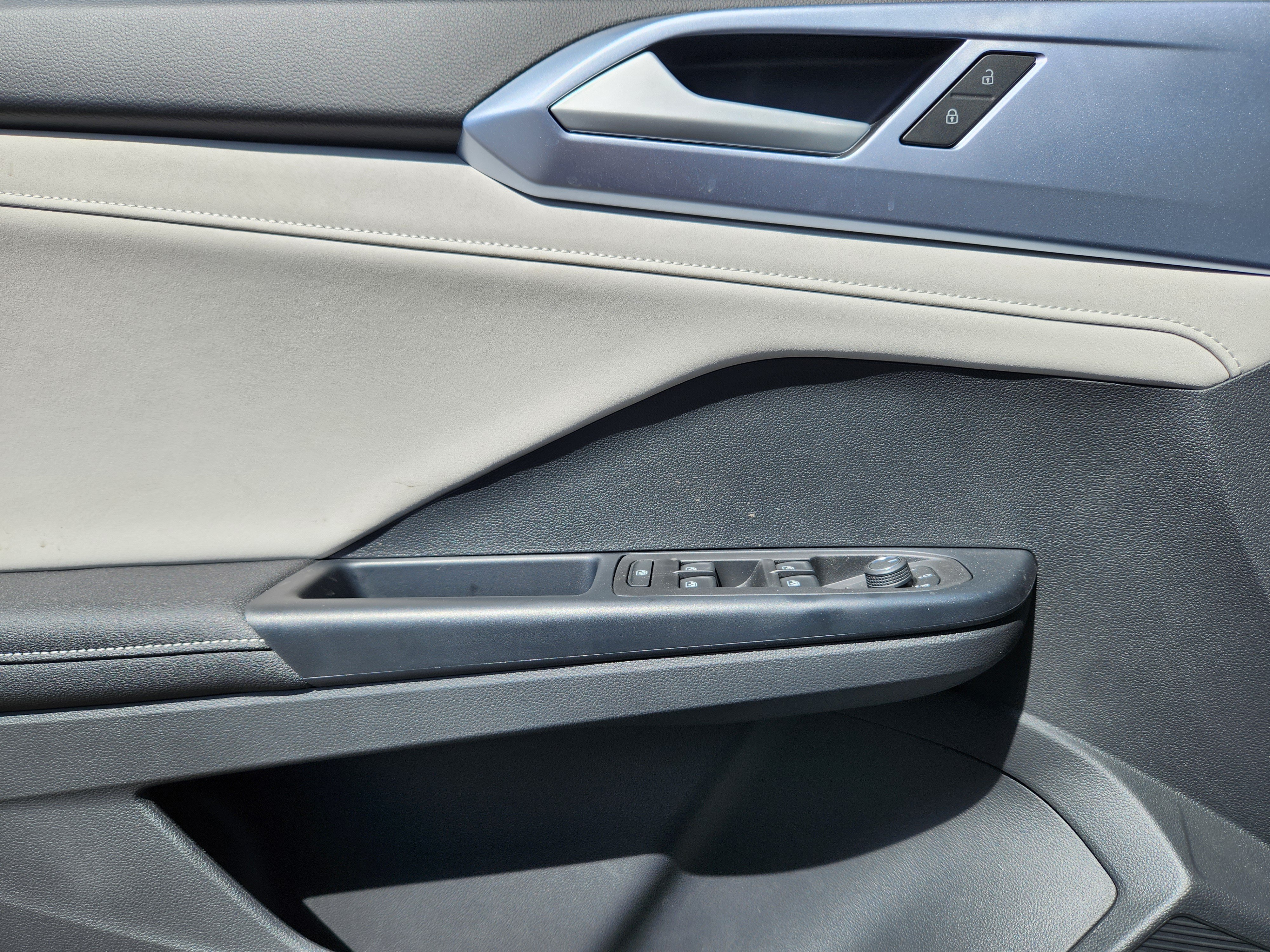 New 2026 Volkswagen Taos SE AWD/4WD image 15