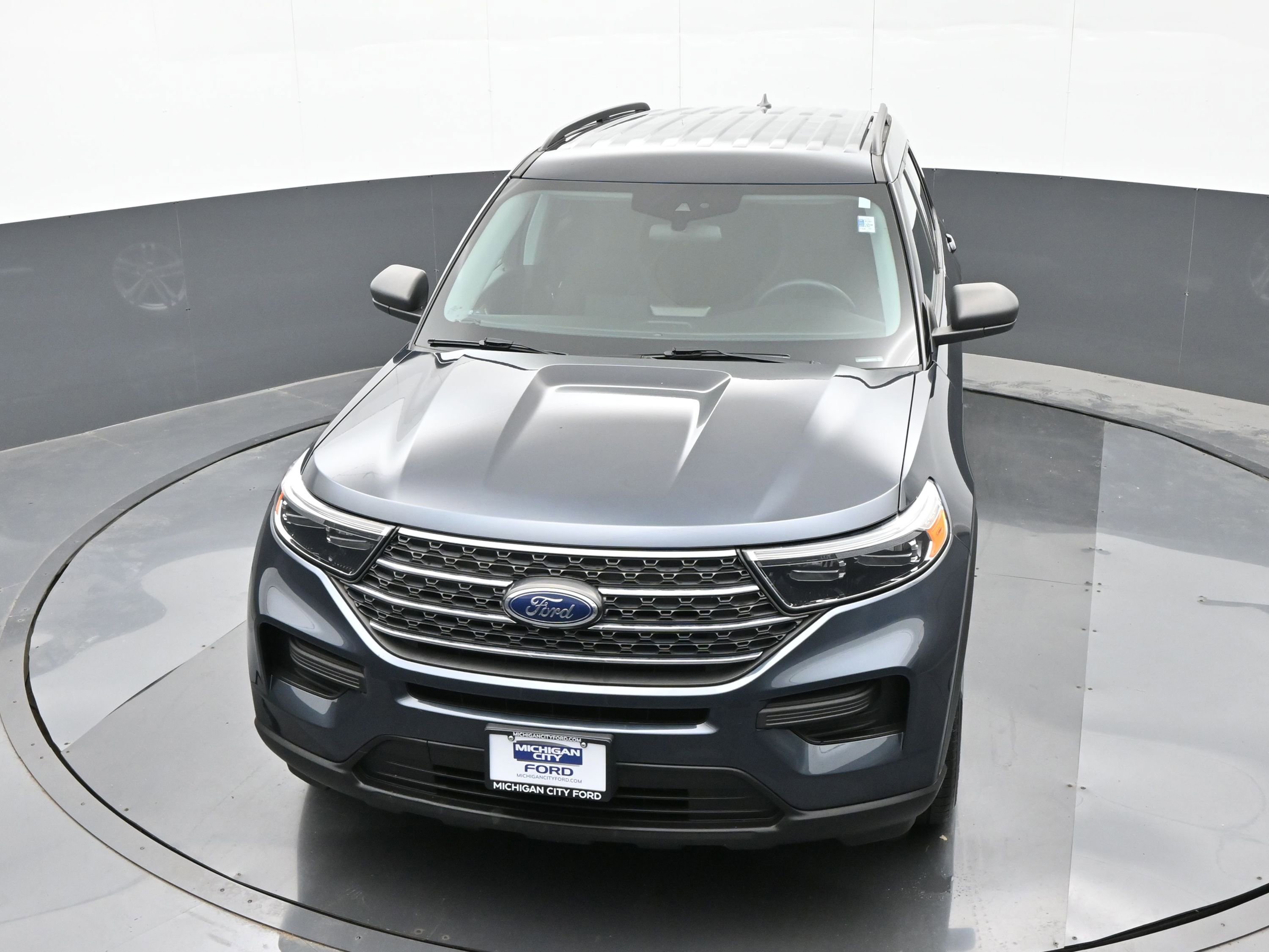 Used 2022 Ford Explorer XLT image 32