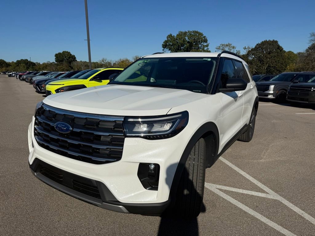New 2026 Ford Explorer Active w/ Active Comfort Package image 4