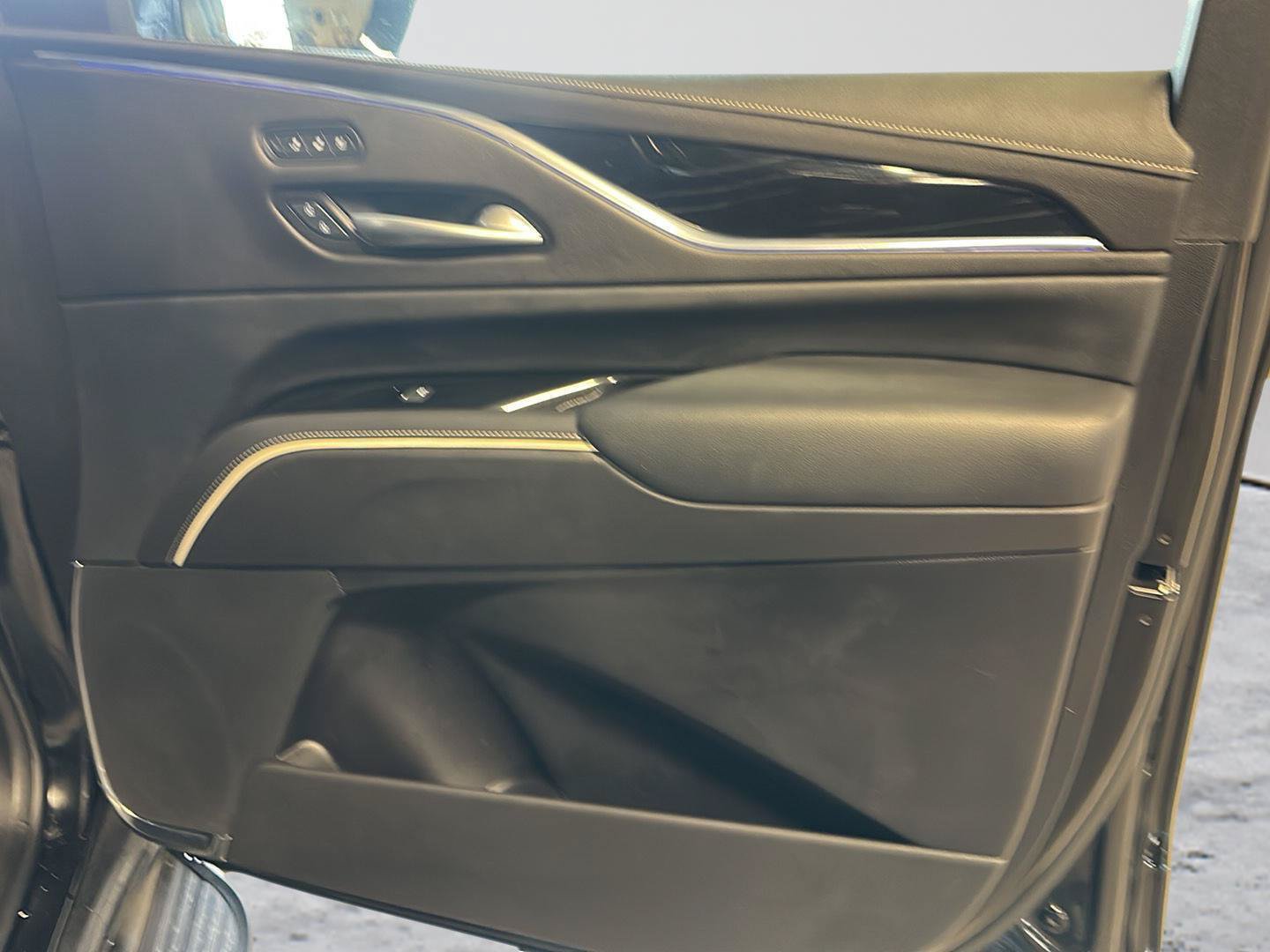 Used 2024 Cadillac Escalade Sport AWD/4WD image 34