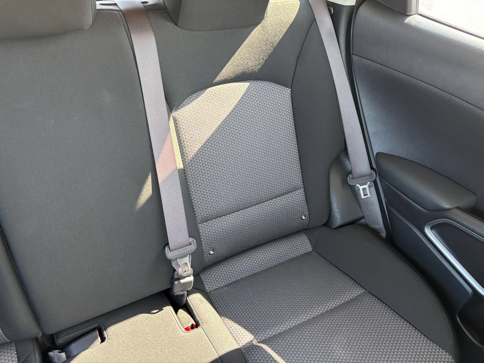 Used 2025 Kia Soul LX w/ LX Technology Package FWD image 34