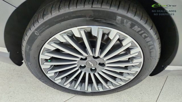 Used 2024 Genesis G80 image 57