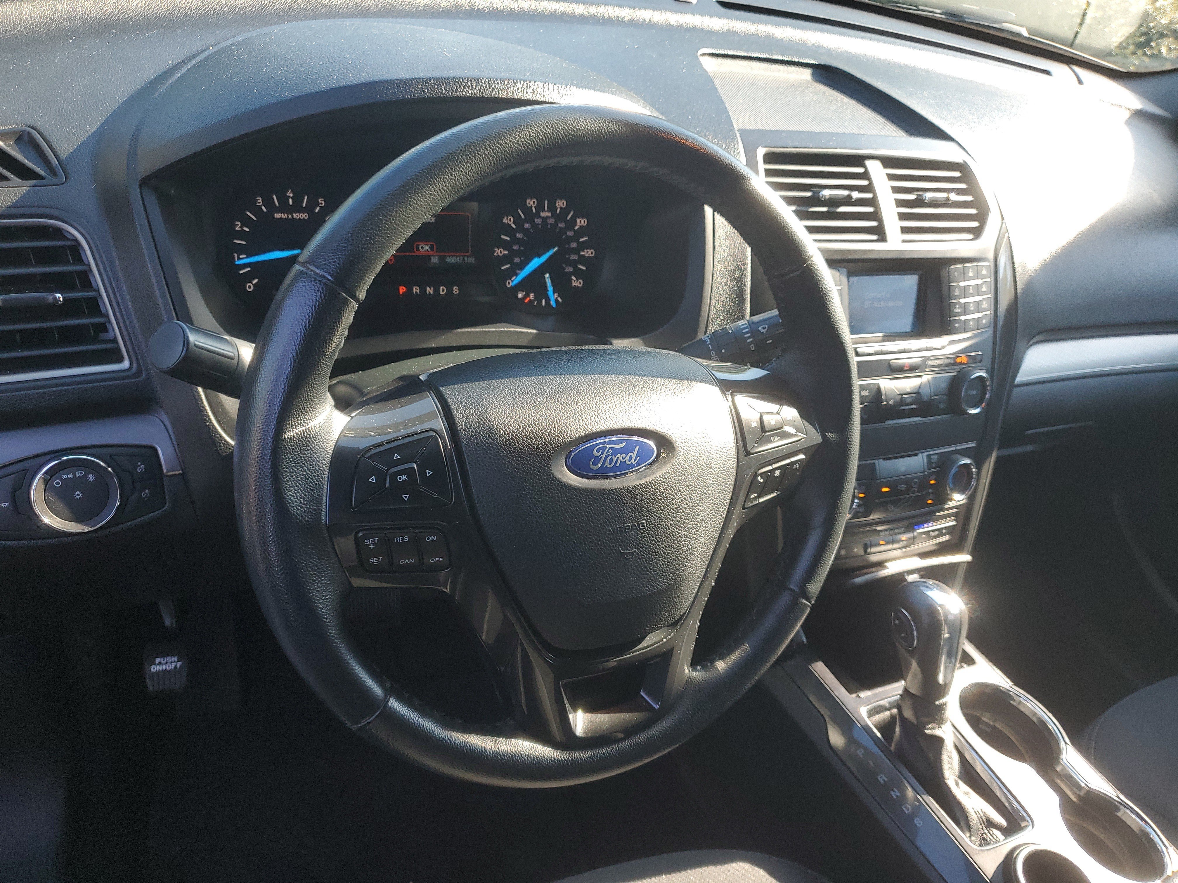 Used 2019 Ford Explorer XLT FWD image 15
