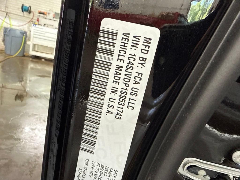 Used 2025 Jeep Wagoneer Series III AWD/4WD image 10