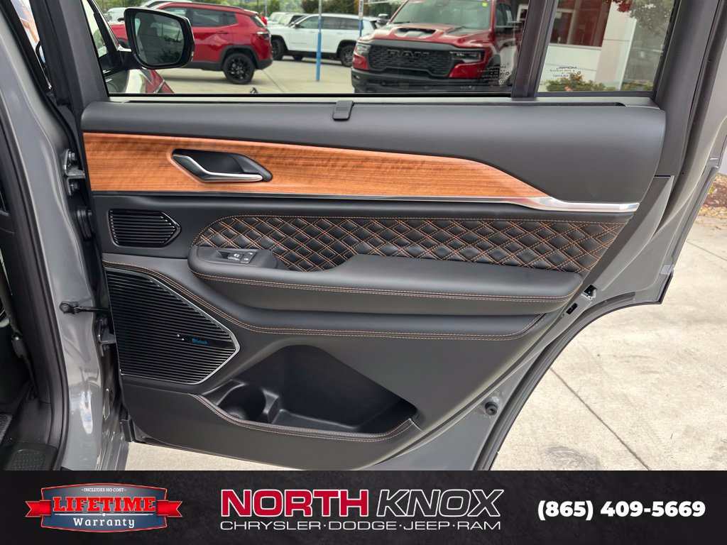New 2027 Jeep Grand Cherokee L Summit AWD/4WD image 27