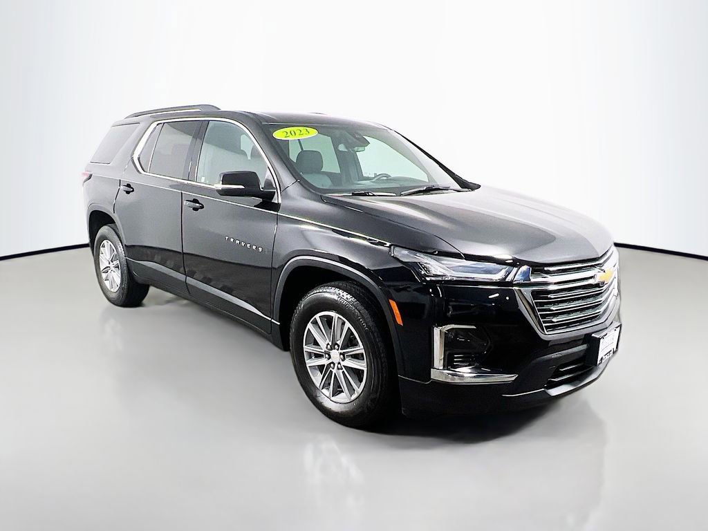 Used 2023 Chevrolet Traverse LT w/ LPO, Floor Liner Package FWD image 3