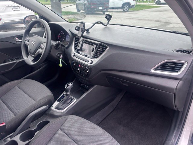 Used 2022 Hyundai Accent SE FWD image 45