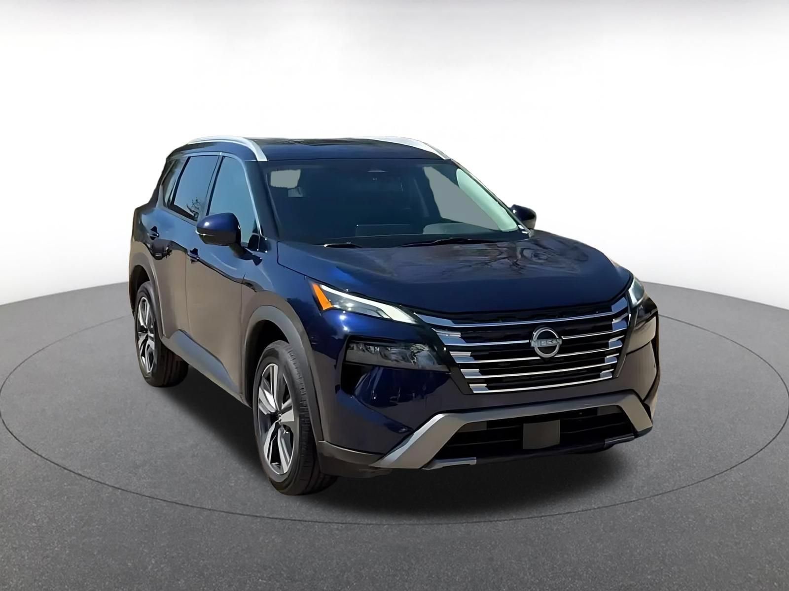 Used 2026 Nissan Rogue SL FWD image 3