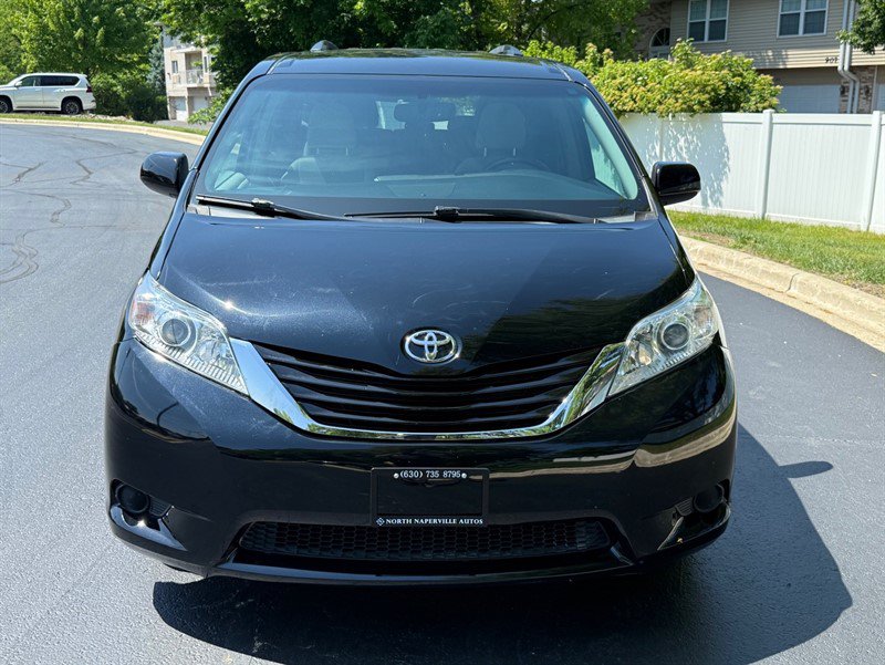 Used 2015 Toyota Sienna LE FWD image 11