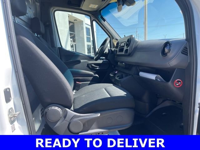 Used 2019 Freightliner Sprinter 144 Cargo image 10