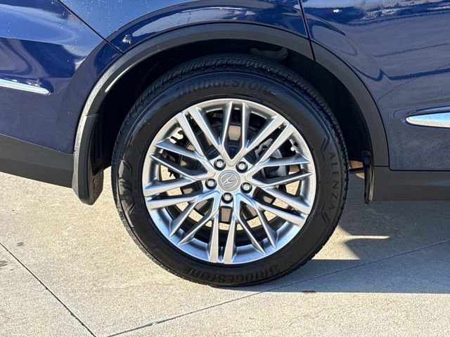 Used 2023 Acura MDX SH-AWD w/ Advance Package image 9