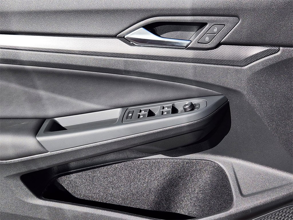 New 2026 Volkswagen GTI SE image 3