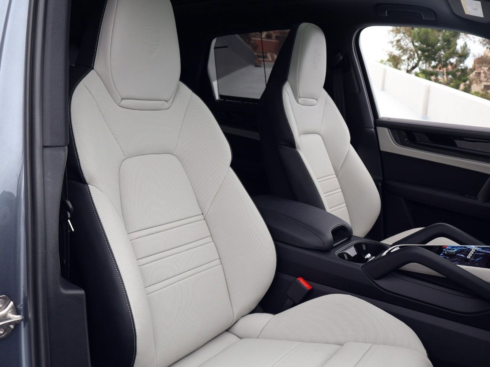 New 2026 Porsche Cayenne E-Hybrid AWD/4WD image 24