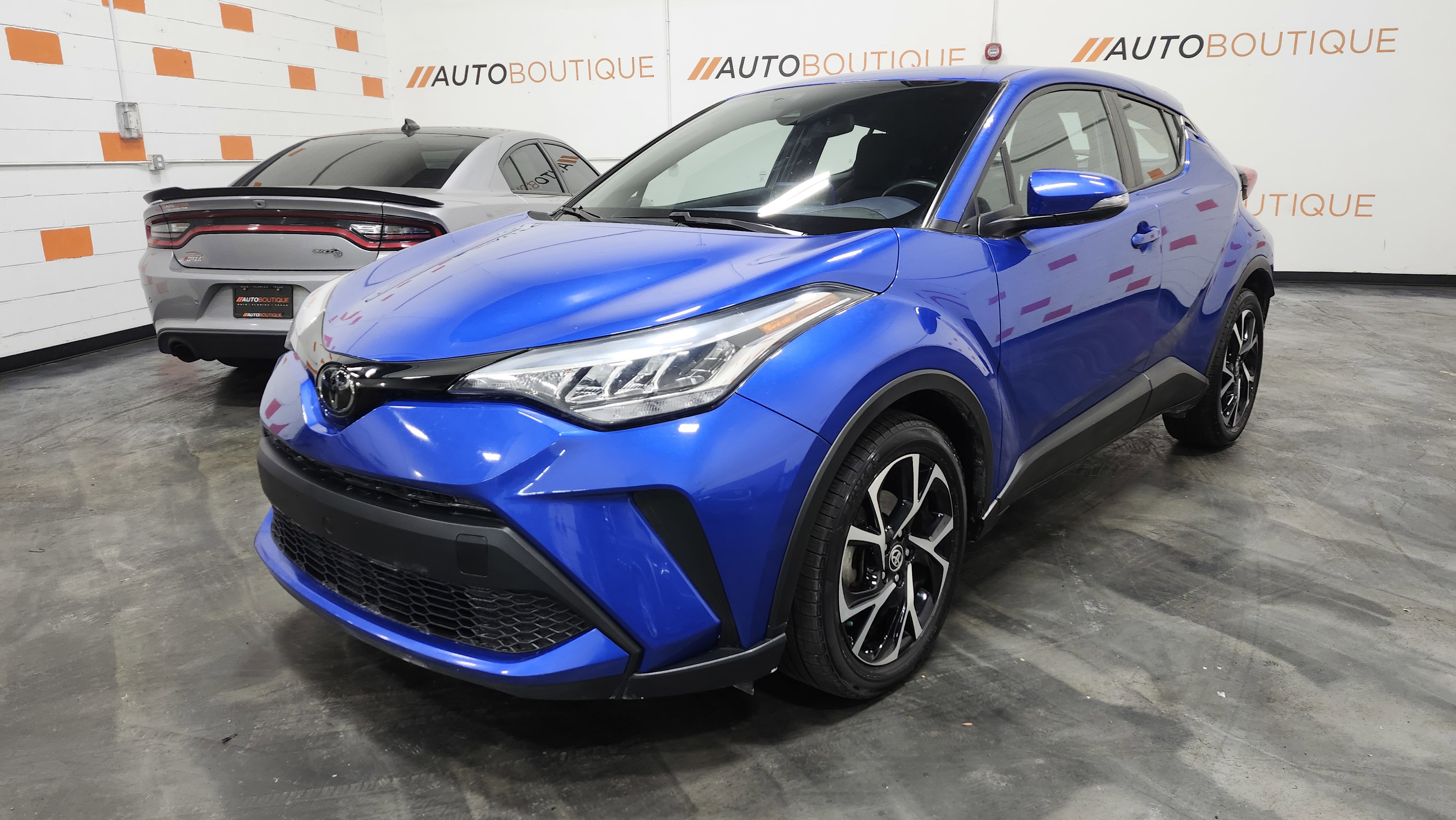 Used 2022 Toyota C-HR XLE image 10