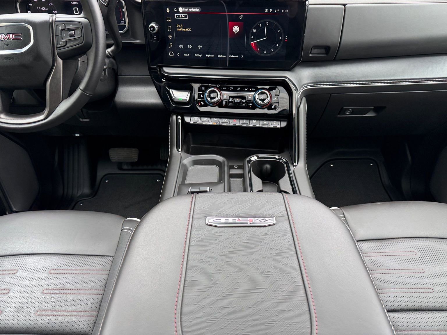 Used 2025 GMC Sierra 2500 AT4X image 19