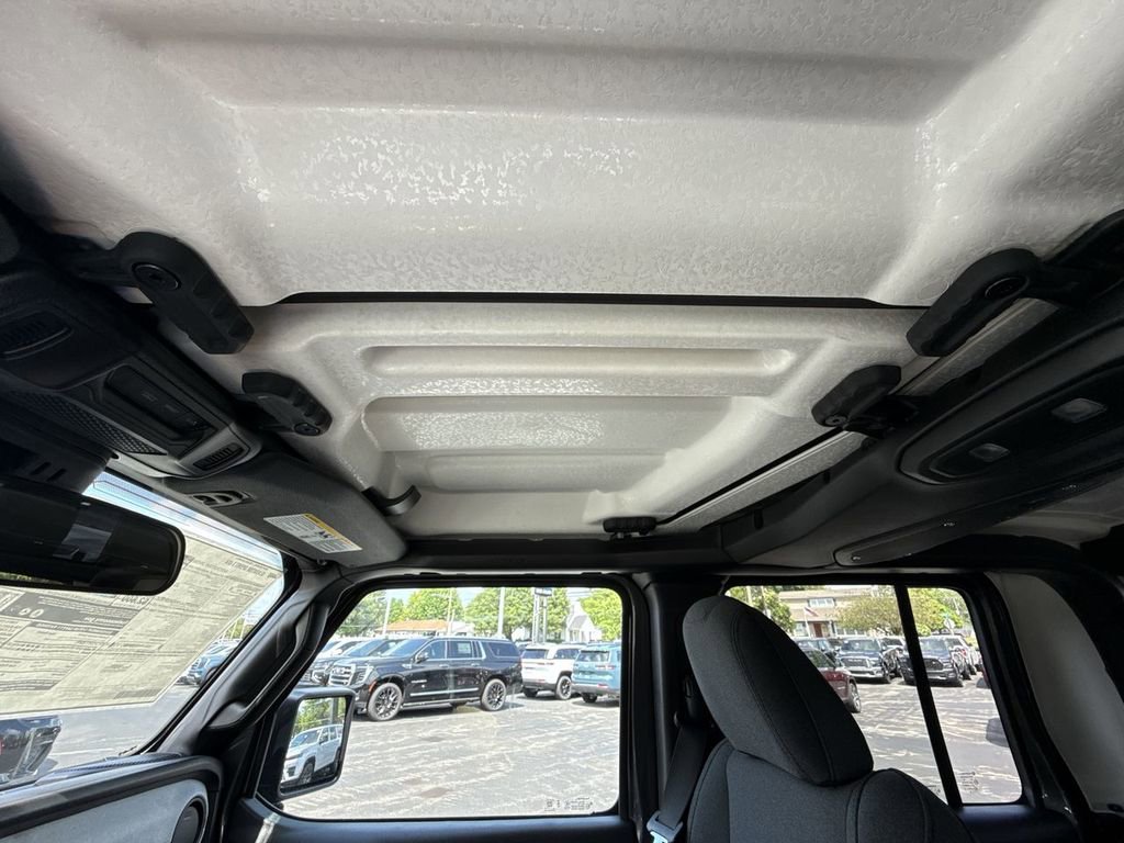 New 2026 Jeep Gladiator Sport AWD/4WD image 31