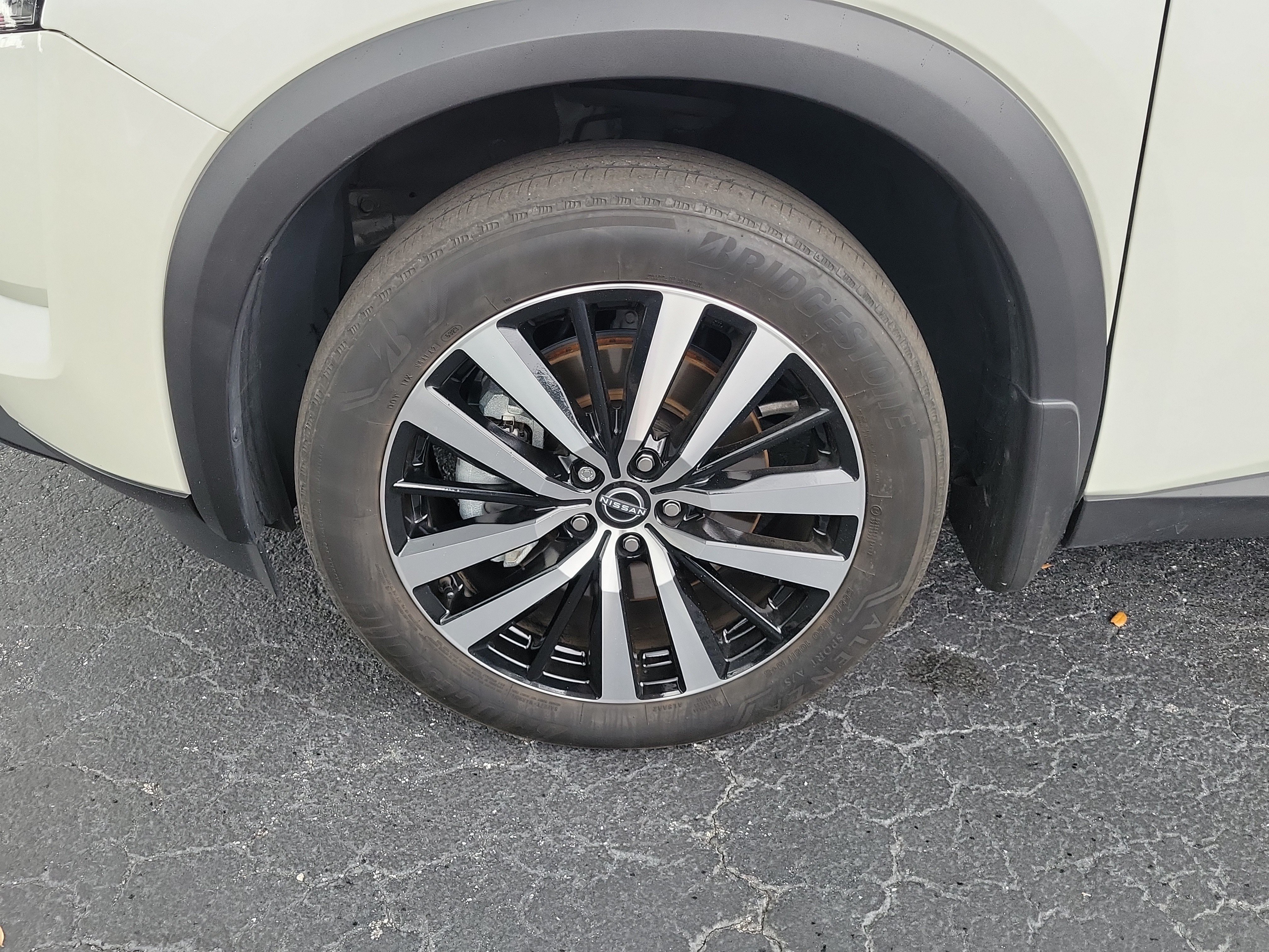 Certified 2024 Nissan Pathfinder Platinum AWD/4WD image 4