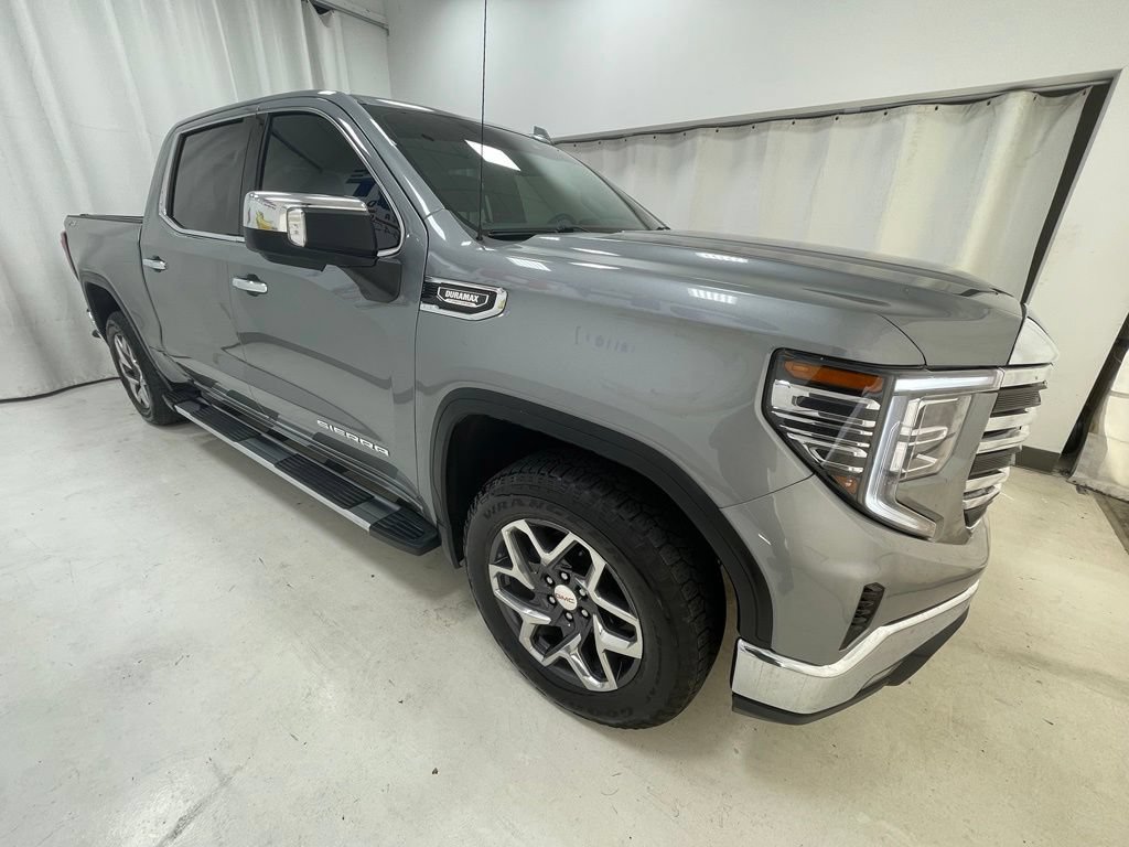 Used 2023 GMC Sierra 1500 SLT w/ SLT Premium Package AWD/4WD image 3