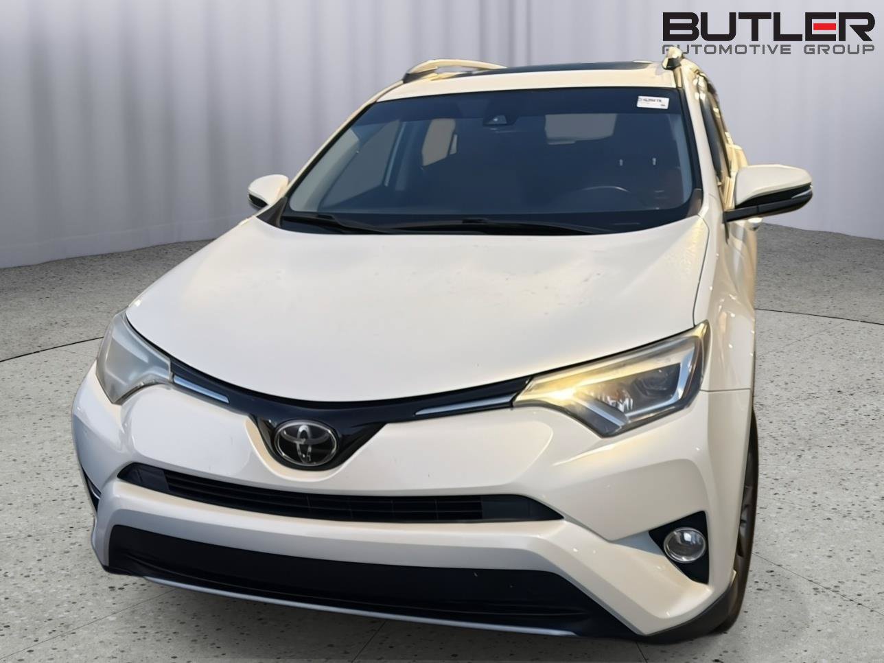 Used 2018 Toyota RAV4 Limited FWD image 3