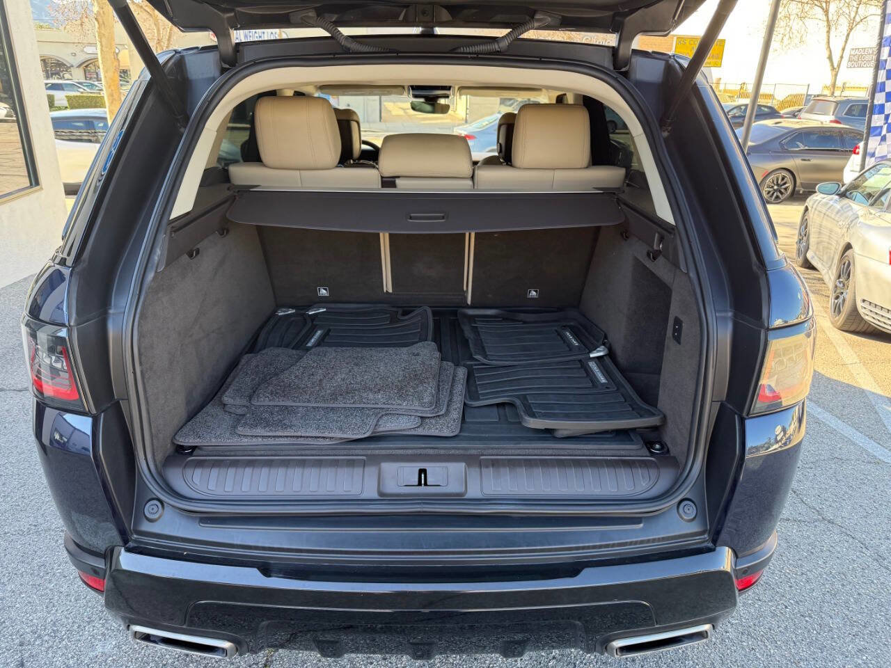 Used 2019 Land Rover Range Rover Sport SE image 45