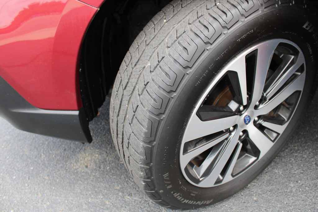 Used 2018 Subaru Outback 2.5i Limited AWD/4WD image 18